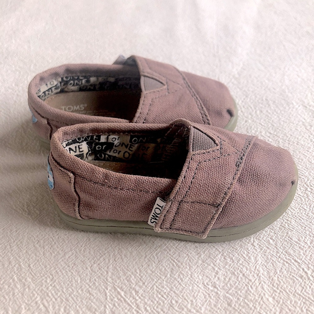 3/$25 TOMS 5T Slip-On Shoes